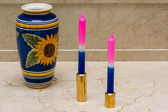 Velas coloridas mediterrâneo no Castiçal / porta-velas Dália